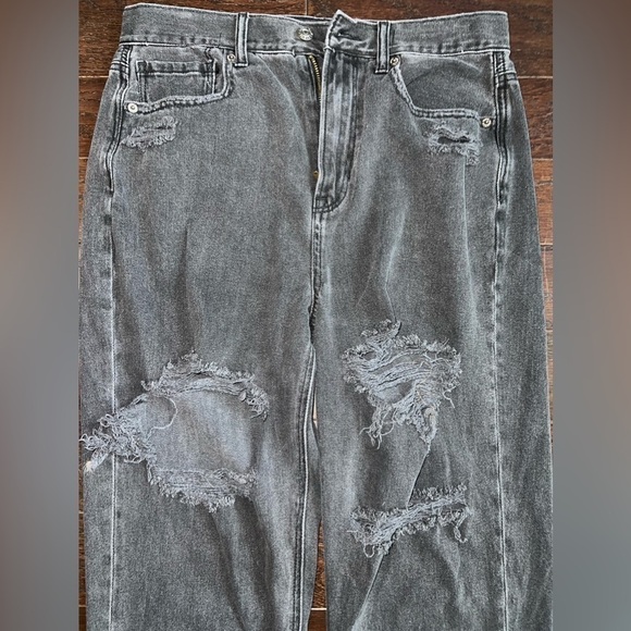 American Eagle Mom Jeans - Picture 2 of 11